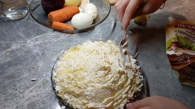 Готовлю вкусный салат и пиццу смотреть онлайн