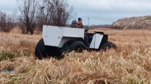 вездеход на трэколах тспытания на болоте