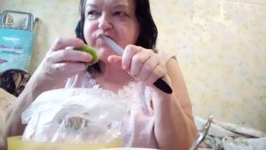 26-10-2025 добро. завтрак. челка. собрала поеду пальто. приходите  на стрим