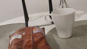Пробую попкорн со вкусом Брауни