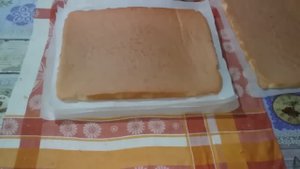 ПЕКУ БИСКВИТЫ НА ПРАЗДНИЧНЫЙ ОГРОМНЫЙ ТОРТ.