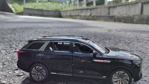 Модель Hongqi E-HS9