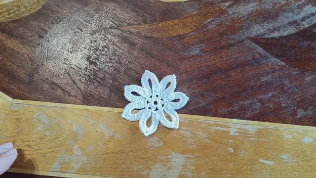 Цветок крючком для Ирландского кружева или аппликации смотреть онлайн