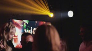 Если ваши гости не танцуют, значит, они не умеют танцевать или просто на вашем празднике не мы...