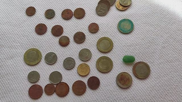 Поиск монет на пляже в Кемере. 2025. октябрь