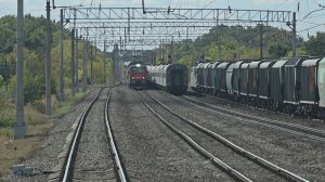 ЭП1М-661+406 с поездом №174  Москва–Евпатория и ЭП20-020 с 3-ой "Кавказ" Кисловодск–Москва