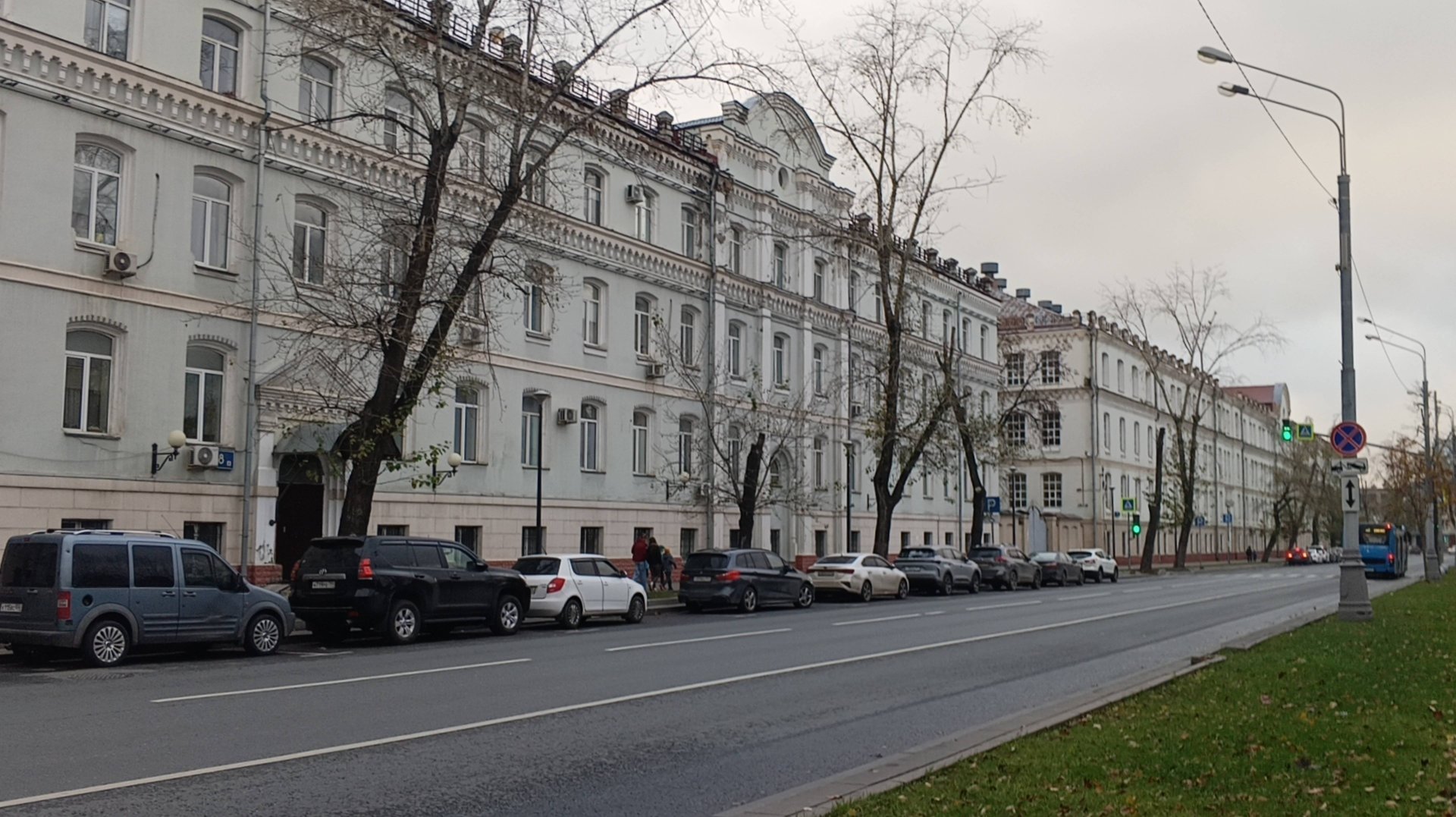 Прогулки по Москве. Александровские казармы. смотреть онлайн