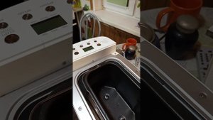 20251025 Купили электрическую хлебопечку. Обзор.