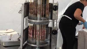 Вертикальные ГРИЛИ Суп из РУБЦА Ребрышки СОСИСКИ Лепешки и МНОГОЕ др Итальянская УЛИЧНАЯ Еда [get-sa