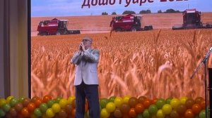 Солисты филармонии украсили праздник урожая в Сунже