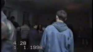 На дискотеке в школе тогда в 90е чуть не получили от местных