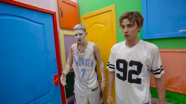 100  дверей и лишь одна тебя спасёт! смотреть онлайн