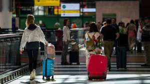 В ОП напомнили о штрафах для компаний за запрет выезда работников за границу