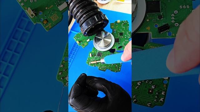 Замена стиков в трёх геймпадах сразу смотреть онлайн