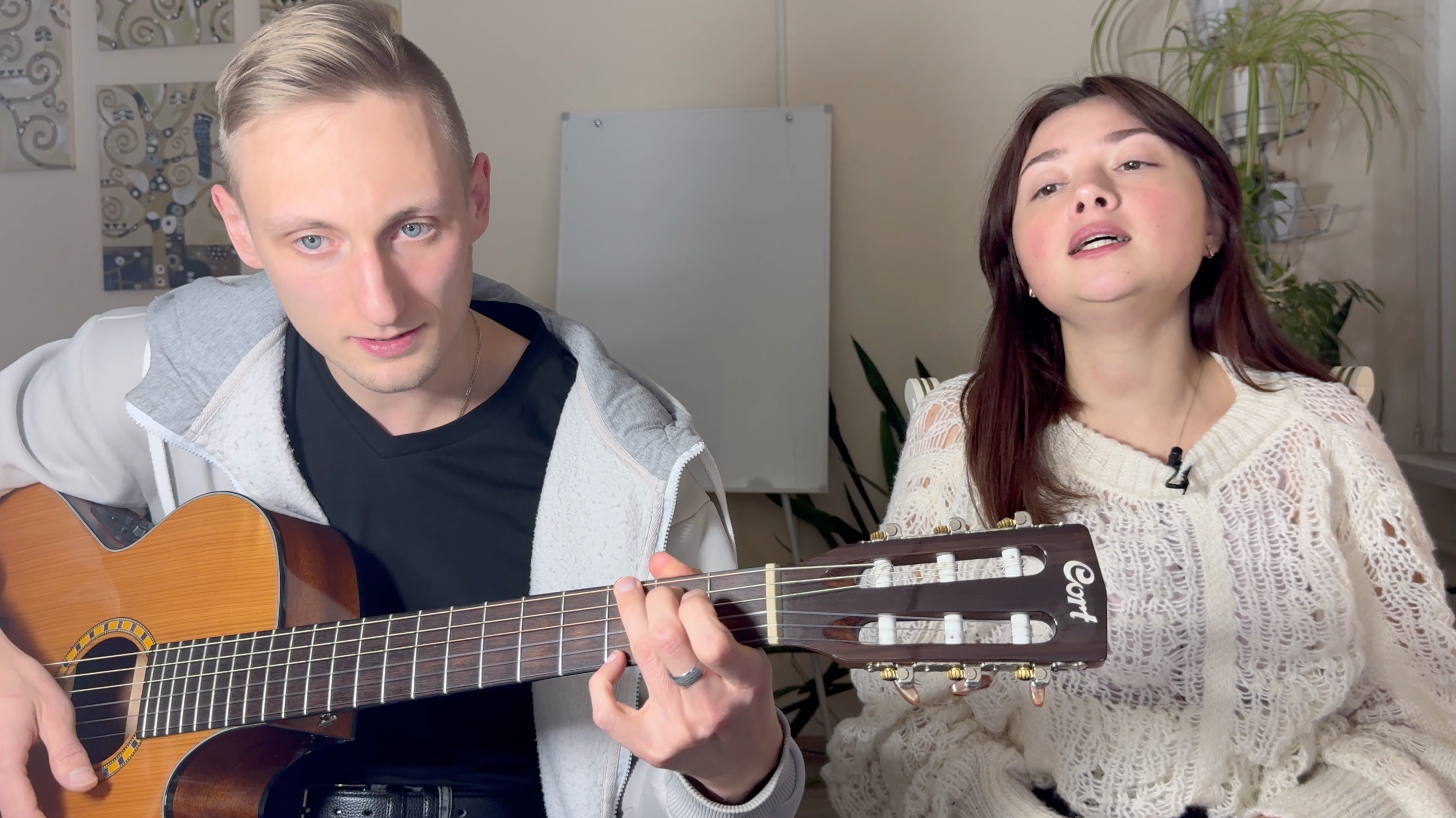 ⭐️ Максим и Полина спели The Beatles - Let it be на гитаре ✨ Gitaramax