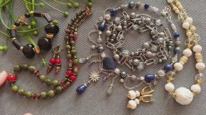 Украшения на тему - легко! #украшенияскамнями #идеиукрашений #collar