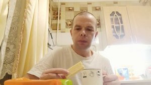 пробую вафли со вкусом тапленого молока из фикс-прайс за 99 рублей