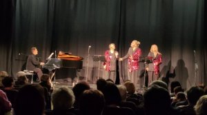 Женский вокальный ансамбль Malina. За роялем Алексей Воронков.