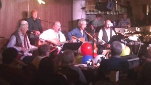 16. Человек Чудак Поет КГ