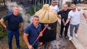 ХИНКАЛИ на 120 кг. МЫ ПРИГОТОВИЛИ САМЫЙ БОЛЬШОЙ ХИНКАЛИ в МИРЕ. ENG SUB