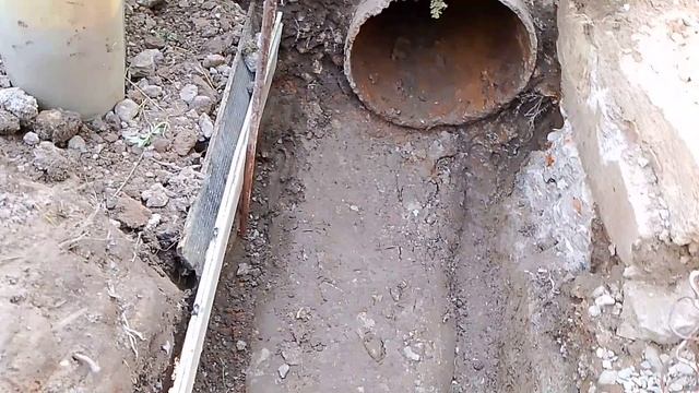 10-07-2025 Наращивание сточной трубы в сточной канаве, ремонт заезда на участок смотреть онлайн