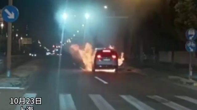 Электромобиль LiXiang вспыхнул, как спичка, и сгорел за минуту в Шанхае