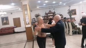 Моему партнеру по танцу за 90. Возраст это просто цифра.
#танец
#возраст
#танцпол
#дискотека