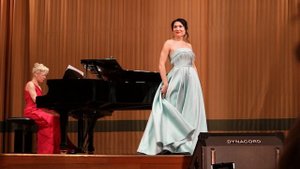 Екатерина Ферзба исполняет арию Джудитты Легара. Фортепиано — Альбина Березина