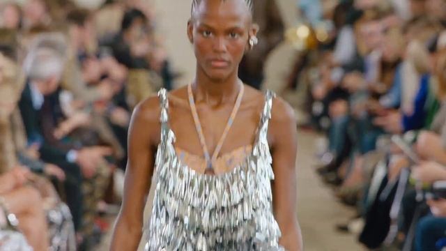 Показ женской коллекции Rabanne весна-лето 2026
