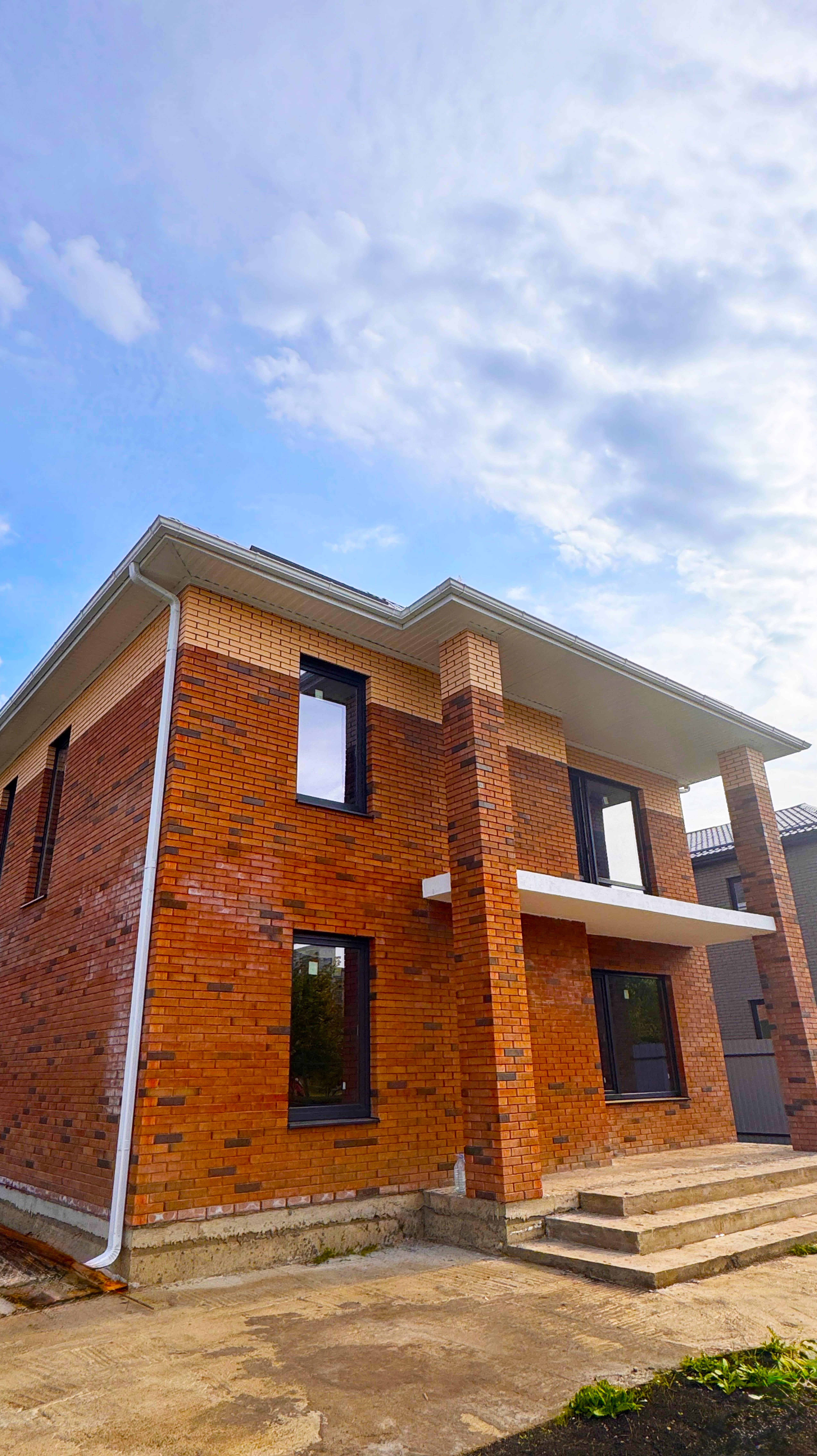 Двухэтажный дом — простор, комфорт и безопасность! смотреть онлайн