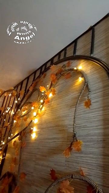 Дерево и панно из искусственного ротанга в интерьере. смотреть онлайн