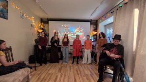 2025 человек под дождем