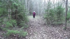 Поет Тамара Скобелева в лесу Телеши.