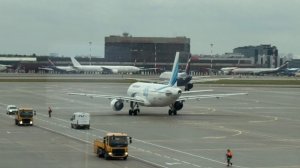 Жизнь самолетов в аэропорту! Не только рыбки расслабляют🙂