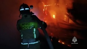 🚒 Горловские пожарные защитили от пламени жилые дома