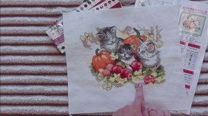 Готовая вышивка крестом Осень Котята