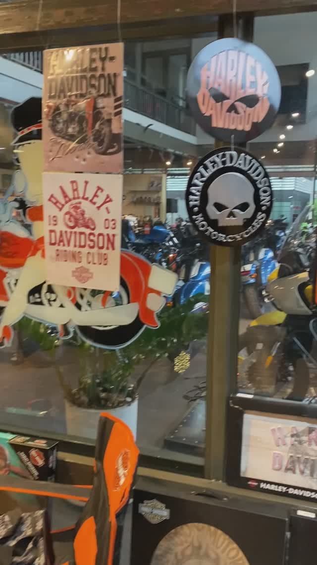 Таиланд. Бангкок. Harley Davidson Bangkok. смотреть онлайн