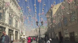 Здесь учился великий Ломоносов. Никольская улица столицы.