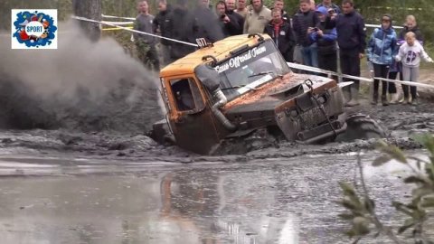 Truck Off road. Машины с индивидуальными модификациями в различных условиях бездорожья