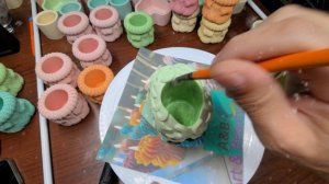 Покрытие лаком изделий из гипса. Ручная работа.