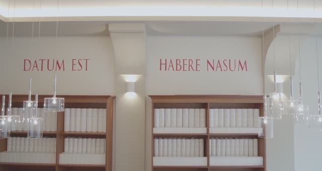 Освещение в салоне парфюмерии Essenzialmente Laura | SWG смотреть онлайн