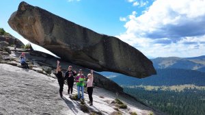 Висячий Камень. Саяны. Ергаки. Лето.