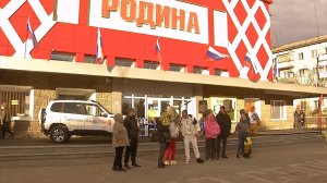 Авто-флешмоб зажег День автомобилиста яркими красками многочисленных машин