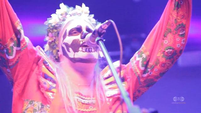 Вася Ложкин и Ансамбль Нечеловеческой Музыки - Очень хочется любви (live from Gorka-Hall) смотреть онлайн