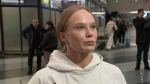 В Москве встретили звезду Чемпионата мира по спортивной гимнастике Ангелину Мельникову