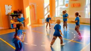 группа "Радуга" "Танец с г/палками"