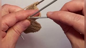 20 ряд. разделяем петли на 4 спицы. вяжем рукав спицами.