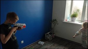 Учу сестру уварачиваться!