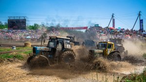 Кто сказал, что тракторы не летают?