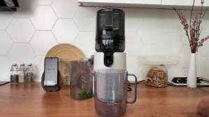 Тест: отжим петрушки в соковыжималке Hurom E50ST